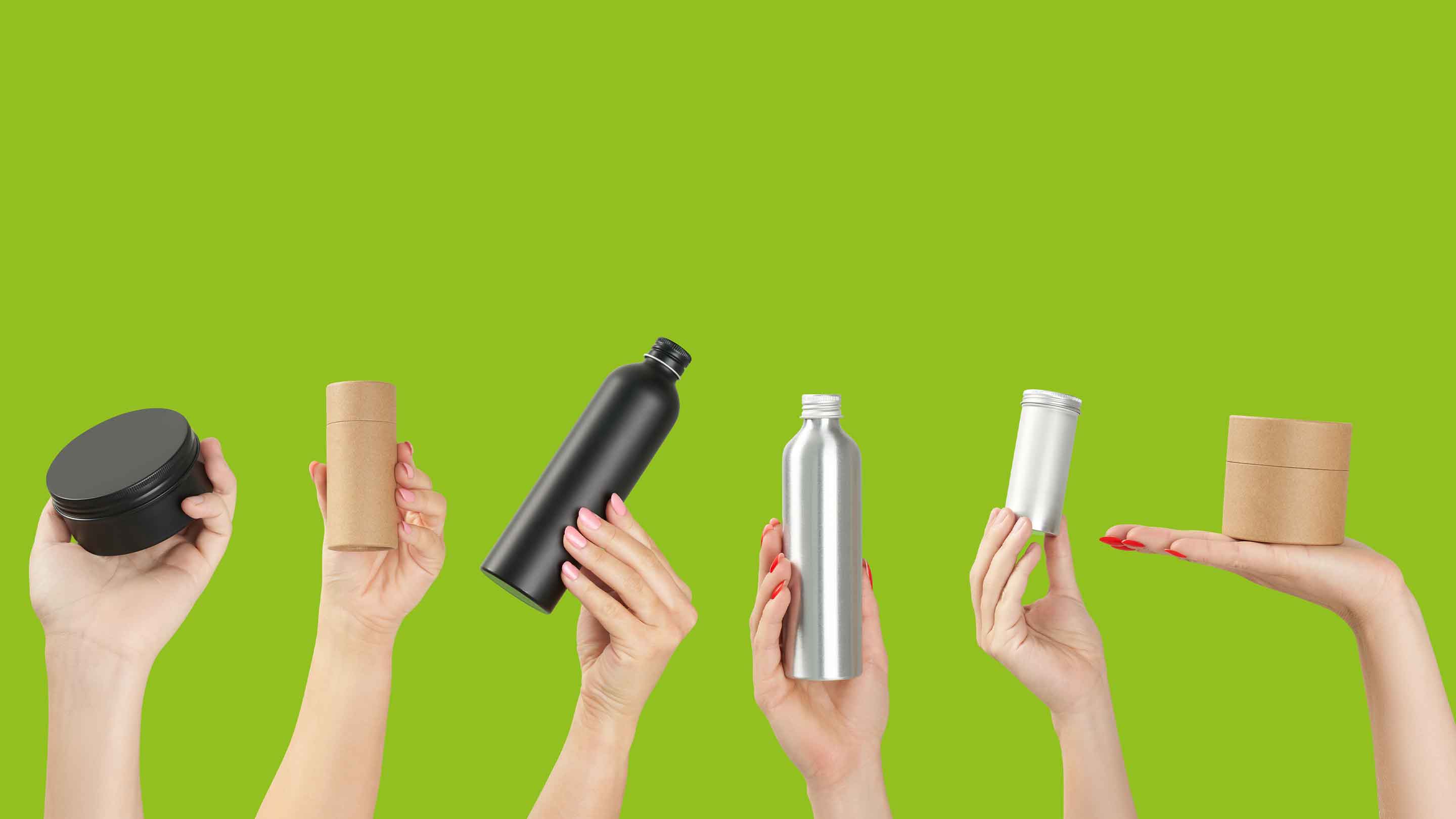 Duurzame verpakking omhoog gehouden door handen